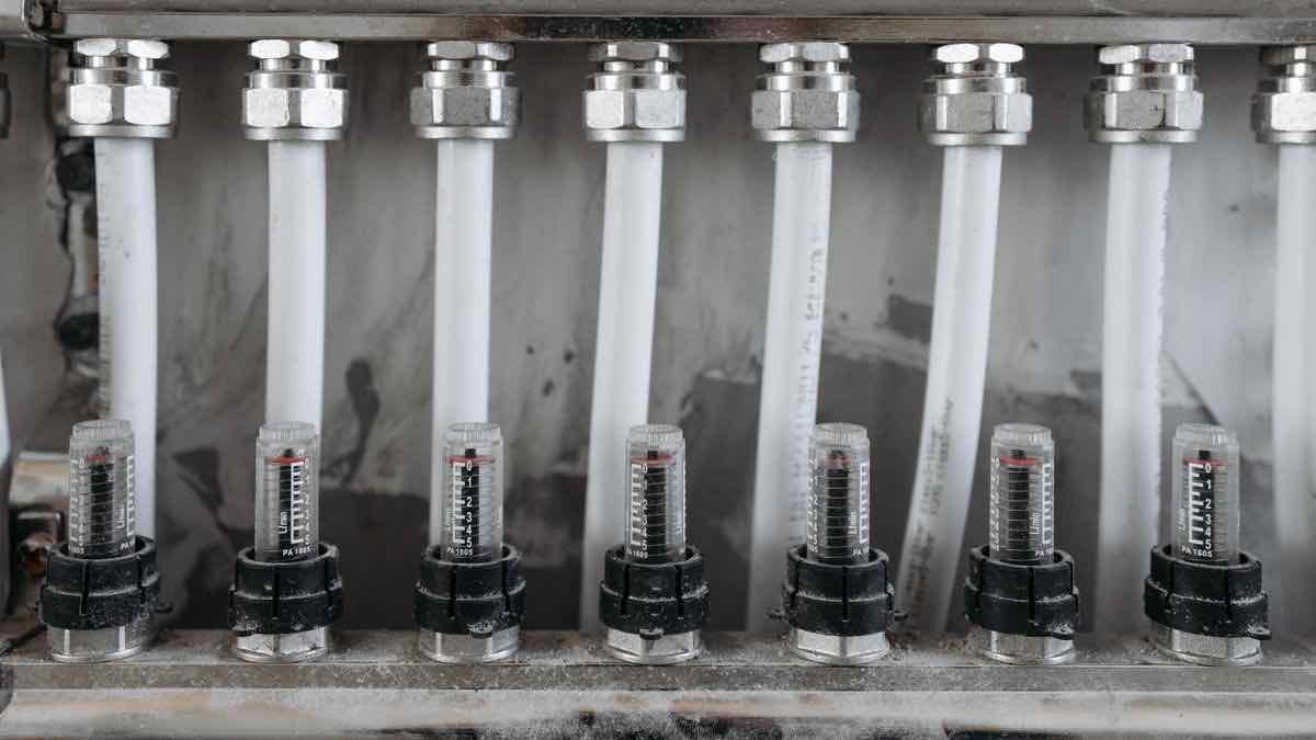 Do Residential Proxy Providers Resell the Same IPs?